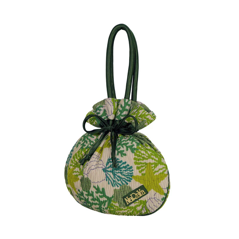 Bolso tipo pouch plisado con cordón NaRaYa