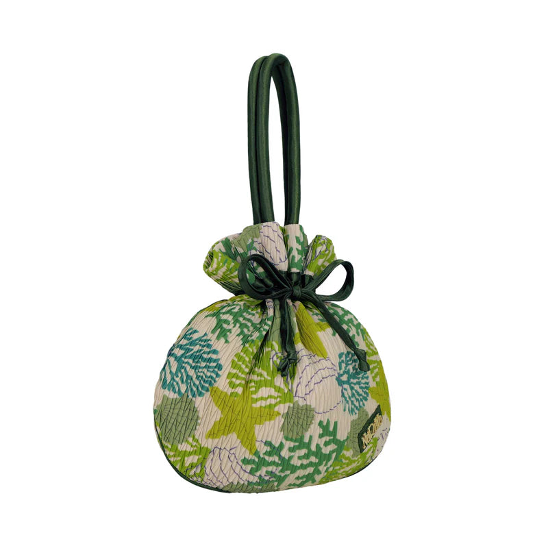 Bolso tipo pouch plisado con cordón NaRaYa